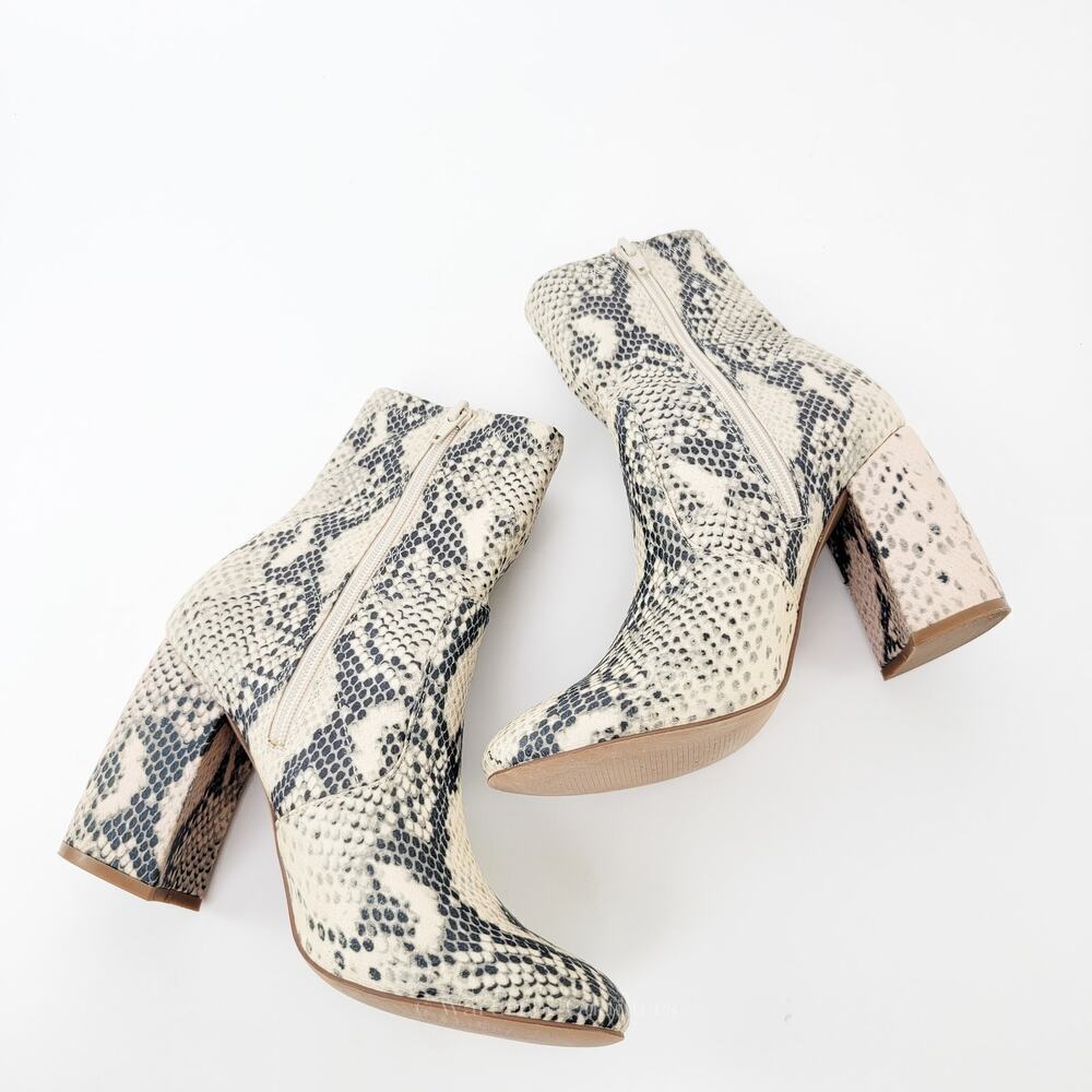 Steve Madden Chunky Block Heel Reggie Chelsea Snake Skin Boots / Booties - Picture 3 of 10